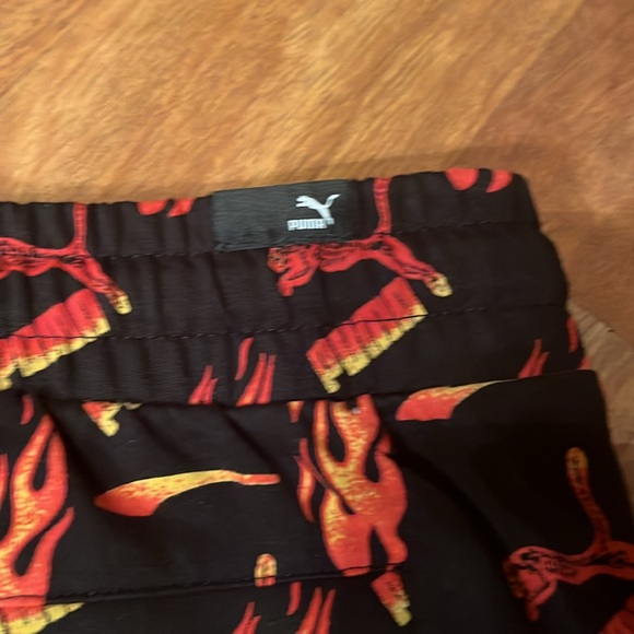 New Puma flame shorts - Picture 15 of 16